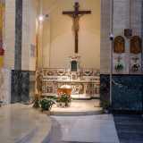 Ma il vero tesoro si trova nel transetto, zona della chiesa che ospita l�altare barocco di Santa Maria del Buonconsiglio. Cattedra che risulta un po� nascosta a dire il vero...